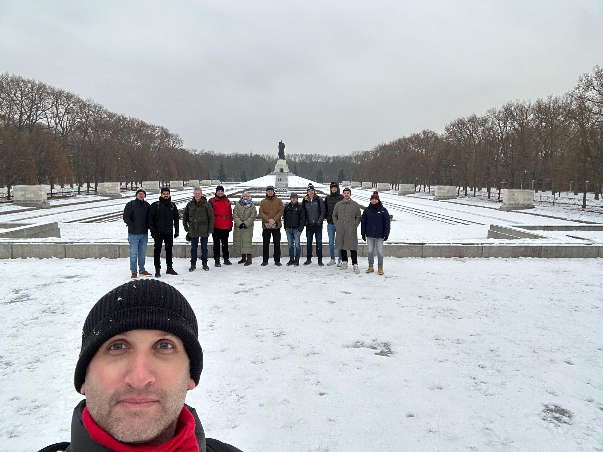 Photo - Group image in front of the Treptower Park Soviet War Memorial.